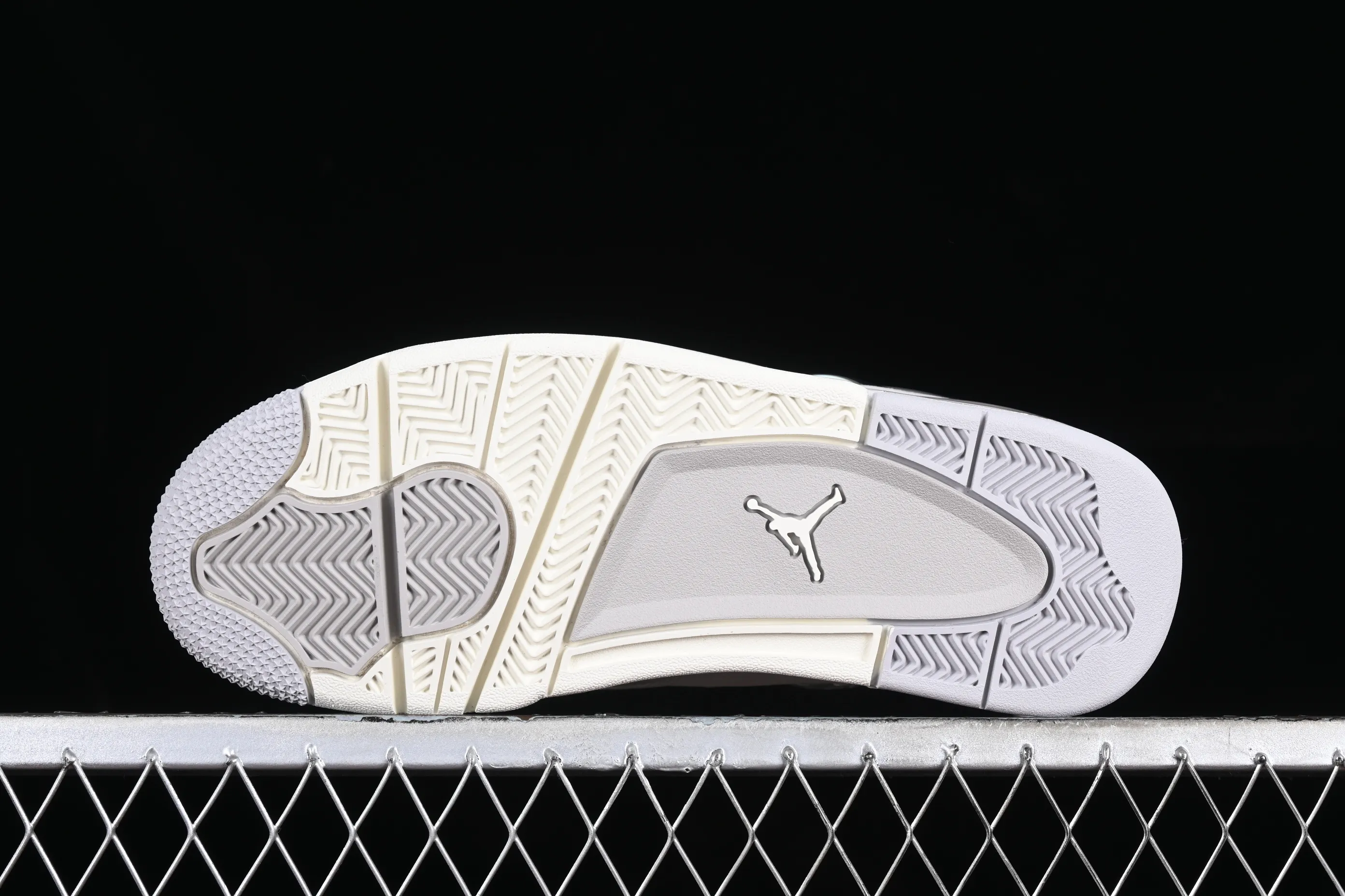 All categories Air Jordan Jordan series basketball shoes Air Jordan 4 GX foreign trade version Air Jordan 4 Retro "Frozen Moments" AJ4 Joe 4 electroplated silver AQ9129-001